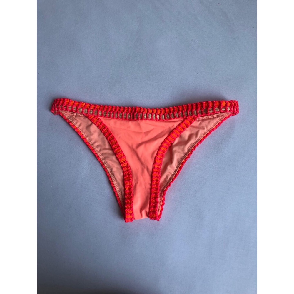 VS Cheeky pink crochet bottoms